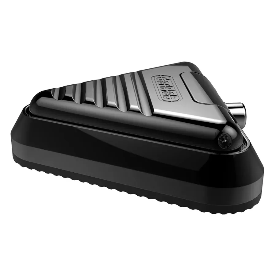 Musta Delta jalkakytkin alumiinista valkoisella taustalla