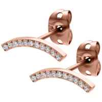 Kaksi ruusukultaista korvakorua kirkkailla kristalleilla valkoisella taustalla