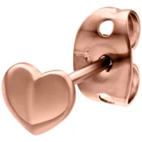 Ruusu-kultaiset sydänkorvakorut valkoisella taustalla, kiiltävä pinta