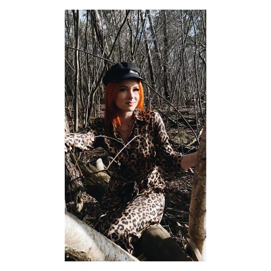 Leoparden Kleid Dunkel