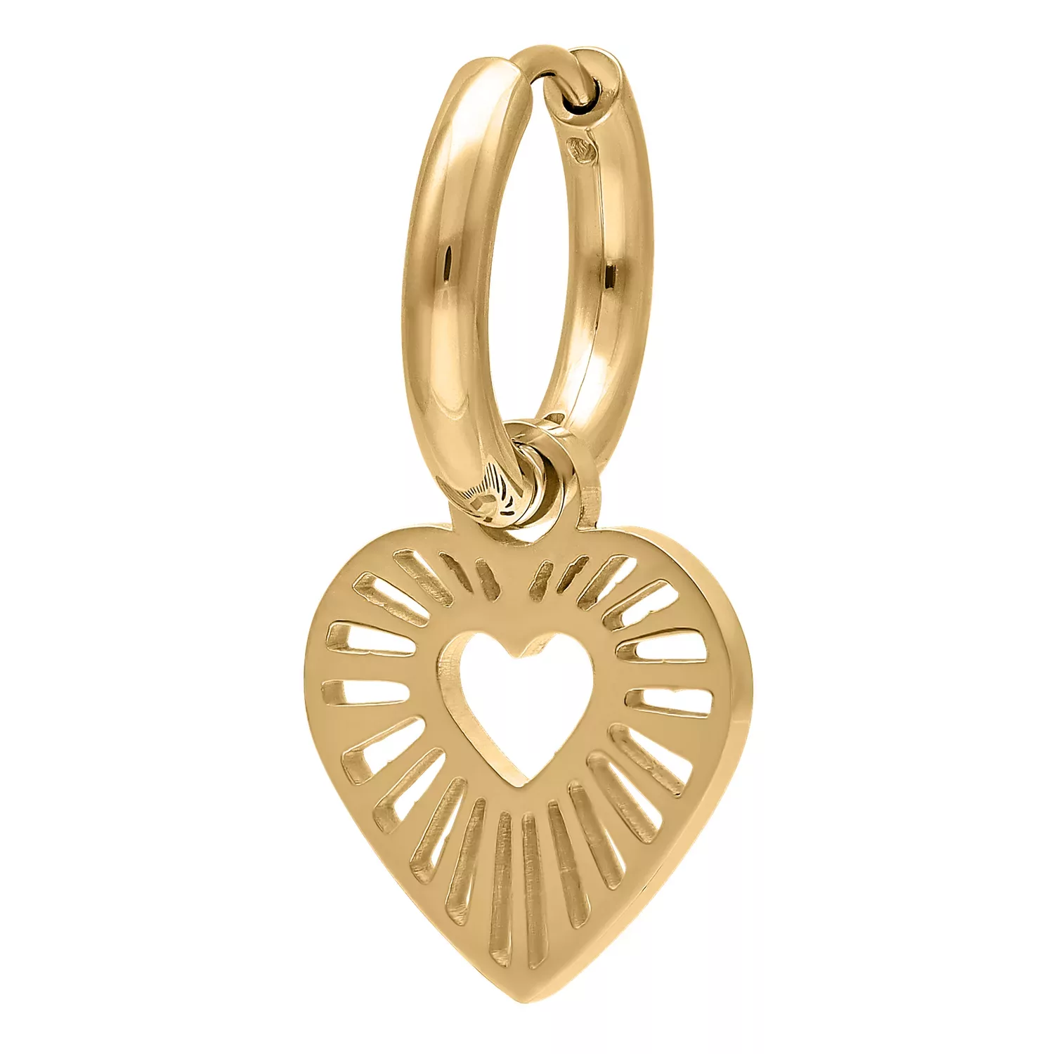 Kultaiset korvakorut sydämenmuotoisella riipuksella valkoisella taustalla