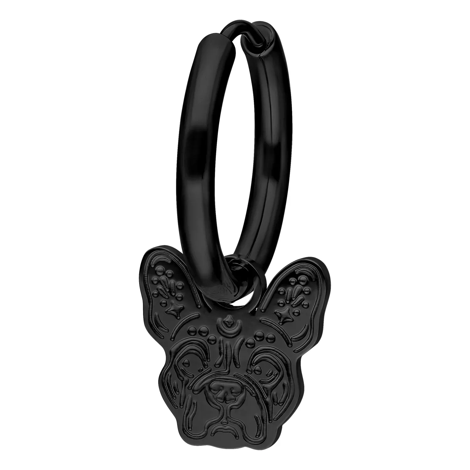 Musta korvarengas bulldoggi-riipuksella valkoisella taustalla