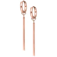 Elegantit rosékultaiset korvakorut klipsilukolla valkoisella taustalla