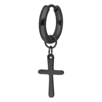 Musta rengaskorvakoru ristiriipuksella kiillotetusta kirurginteräksestä valkoisella taustalla