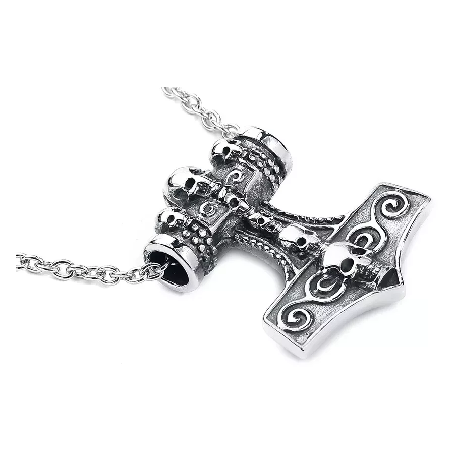 Silberne Thor Hammer Kette mit Totenköpfen auf weißem Hintergrund