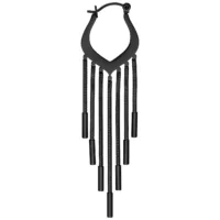 Mustat Snakechain Hoops -korvakorut klipsilukolla ja ketjuriipuksilla valkoisella taustalla