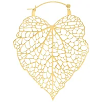 Kultaiset Lovely Leaf Hoops -korvakorut Kultaiset lehtimuotoiset korvakorut valkoisella taustalla