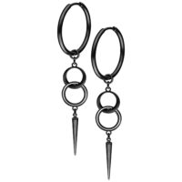 Schwarze Hoops Ohrringe aus Chirurgenstahl mit doppeltem Ring und Anhänger auf weißem Hintergrund