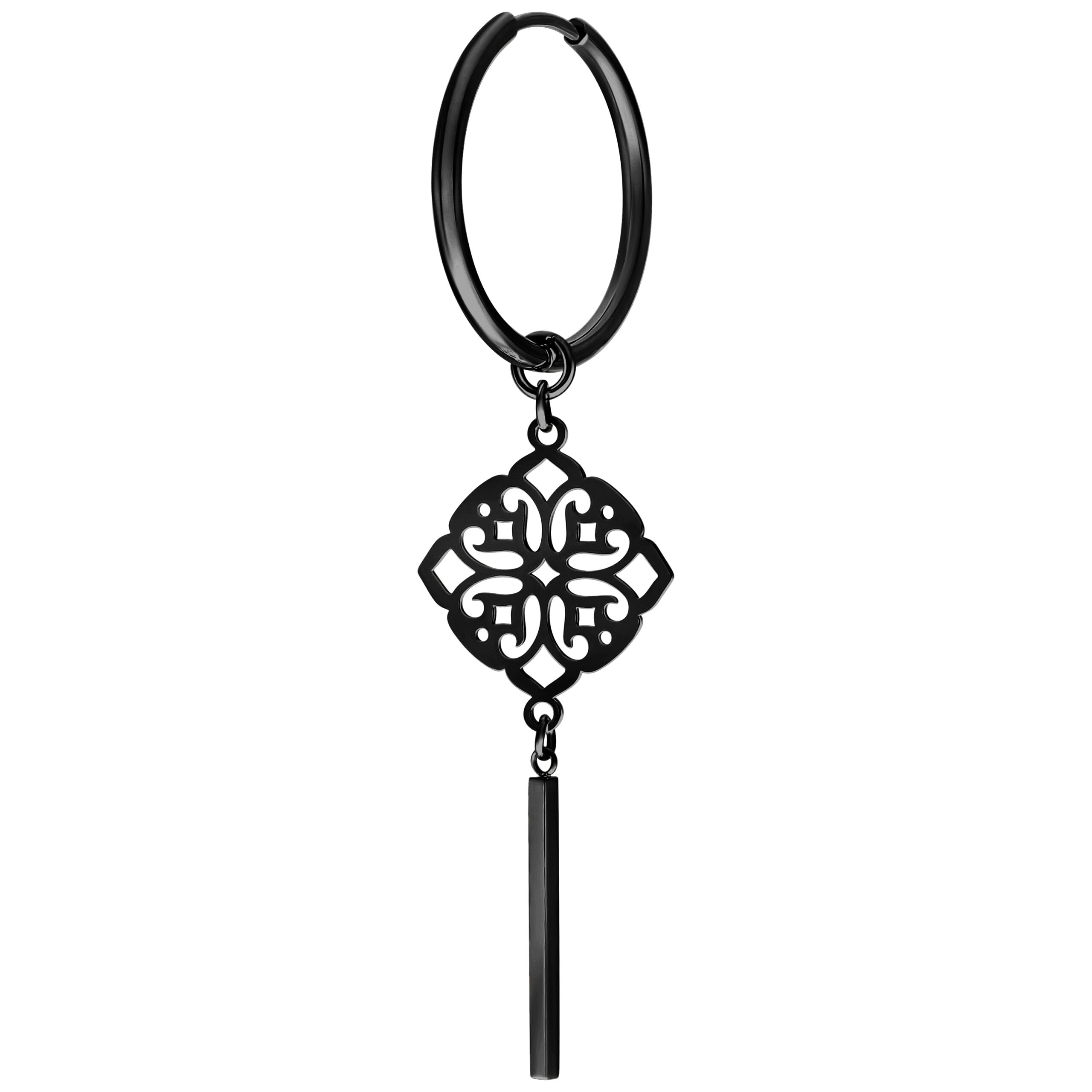 Schwarzer Clover Hoops Ohrring aus Chirurgenstahl vor weißem Hintergrund