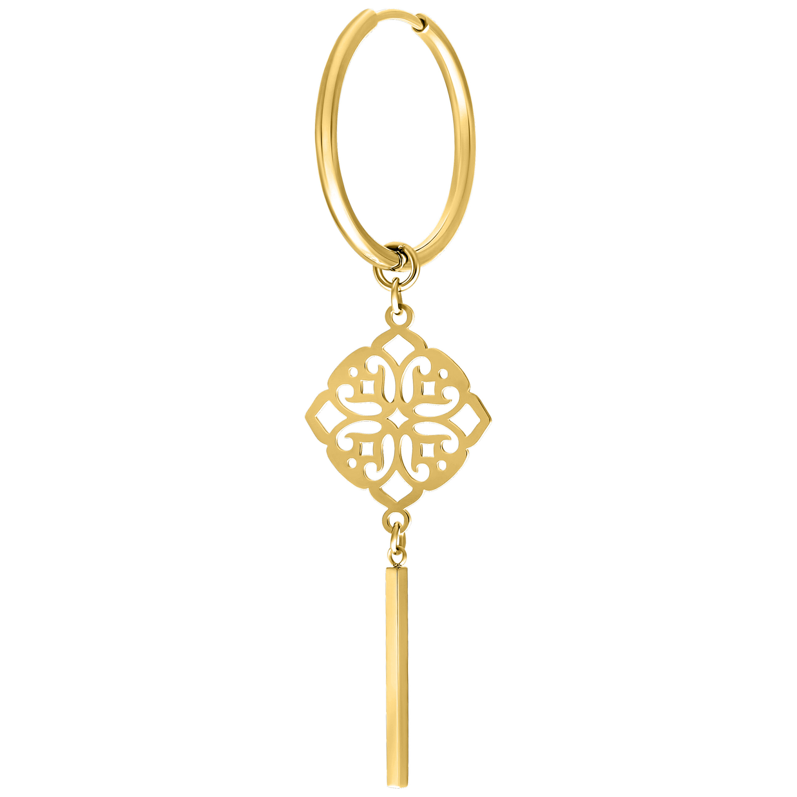 Goldener Ohrring mit Kleeblatt-Anhänger auf weißem Hintergrund