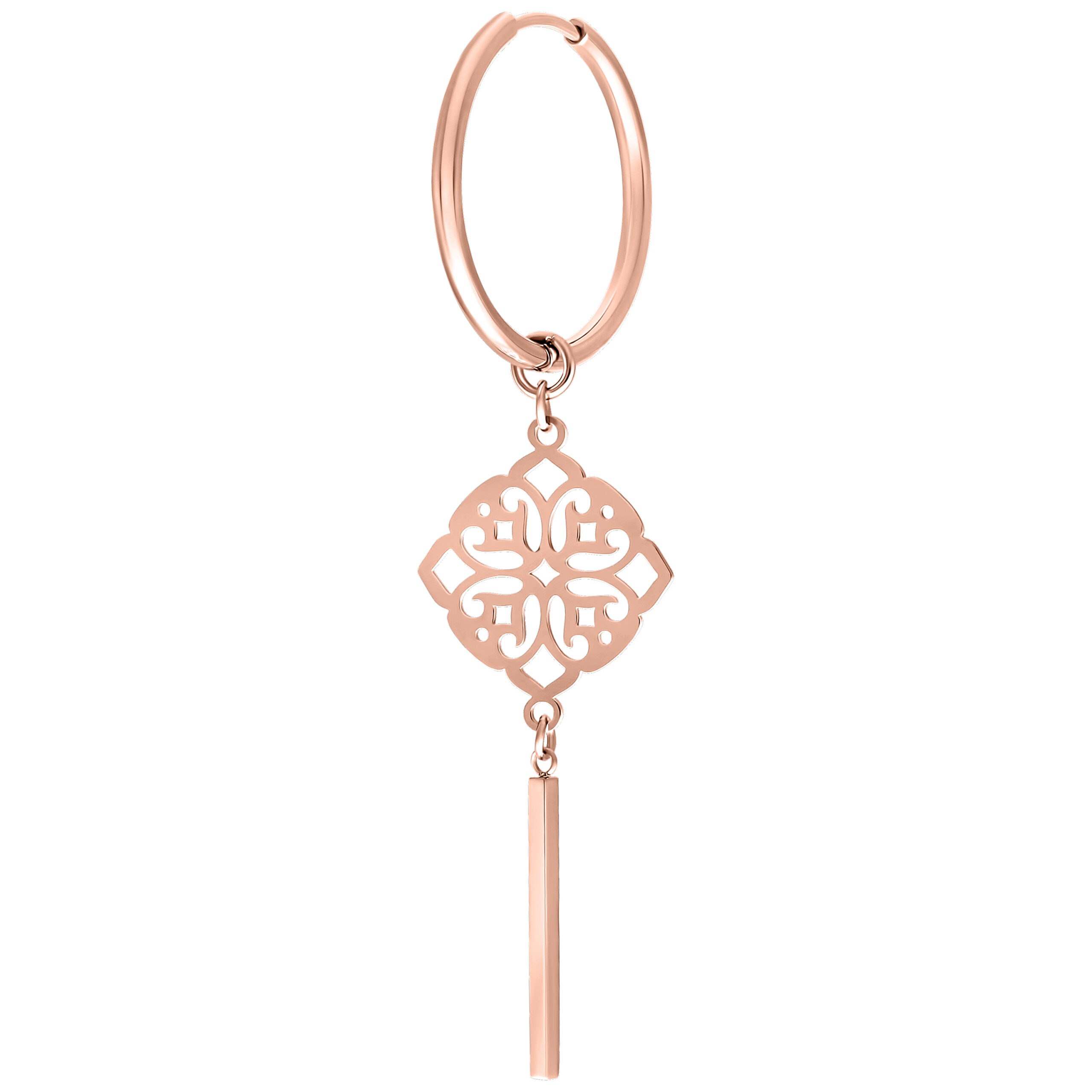 Roségoldene Ohrringe mit Kleeblatt-Anhänger auf weißem Hintergrund