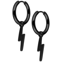 Schwarze Little Flash Hoops Ohrringe Schwarze Ohrringe mit Blitzanhänger auf weißem Hintergrund