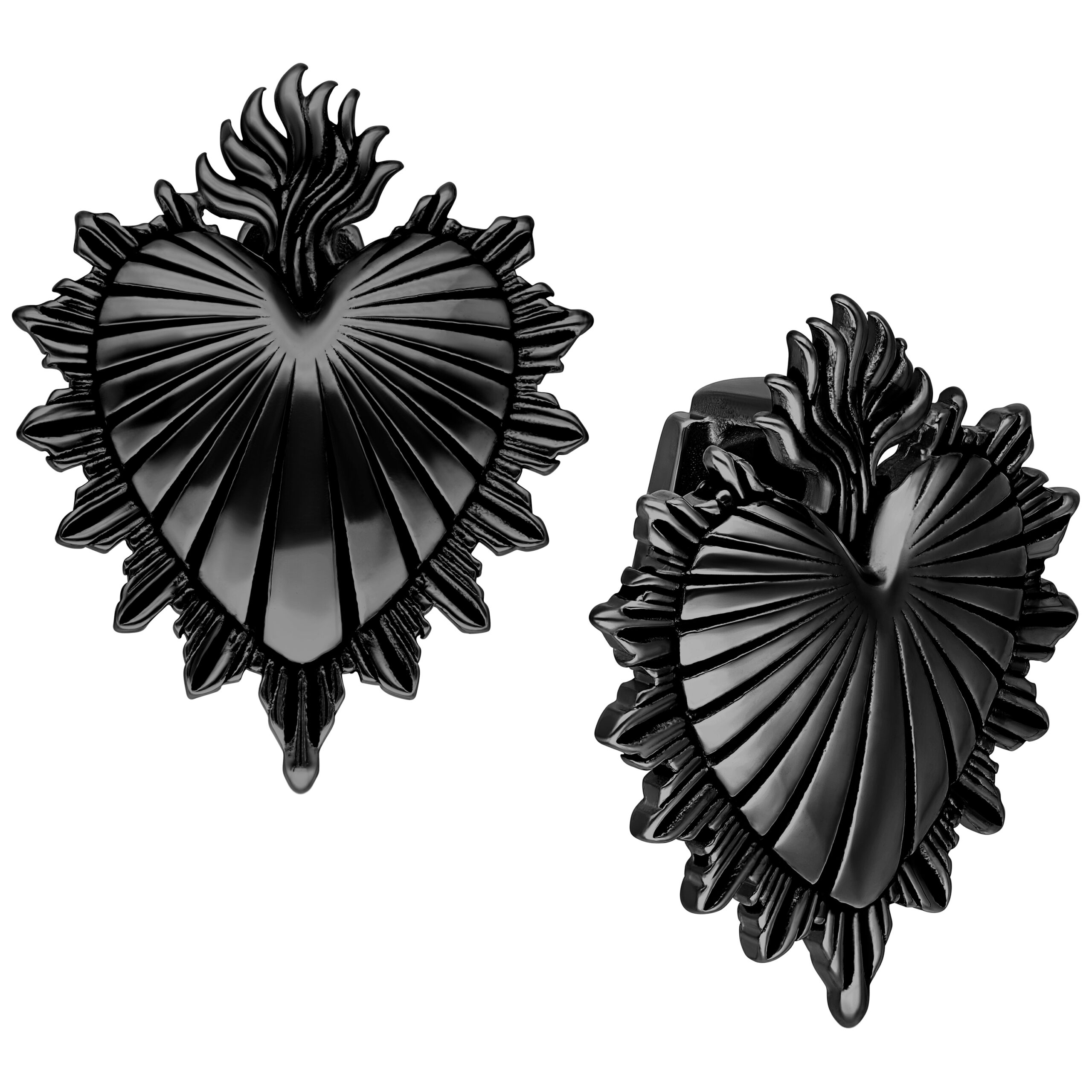 Schwarze Sacred Heart Ohrgewichte aus Metall Zwei schwarze Sacred Heart Ohrgewichte aus Chirurgenstahl auf weißem Hintergrund