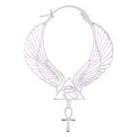 Hopeiset siipimuotoiset korvakorut Ankh-riipuksella valkoisella taustalla