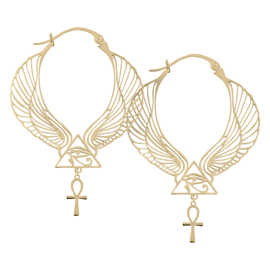 Goldene Cleopatra Hoops Ohrringe mit Flügel- und Ankh-Design auf weißem Hintergrund