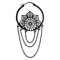 Schwarze La Fleur Hoops Ohrringe mit Ketten Schwarzer Ohrring La Fleur Hoop mit Mandala-Design und Kettenanhängern auf weißem Hintergrund