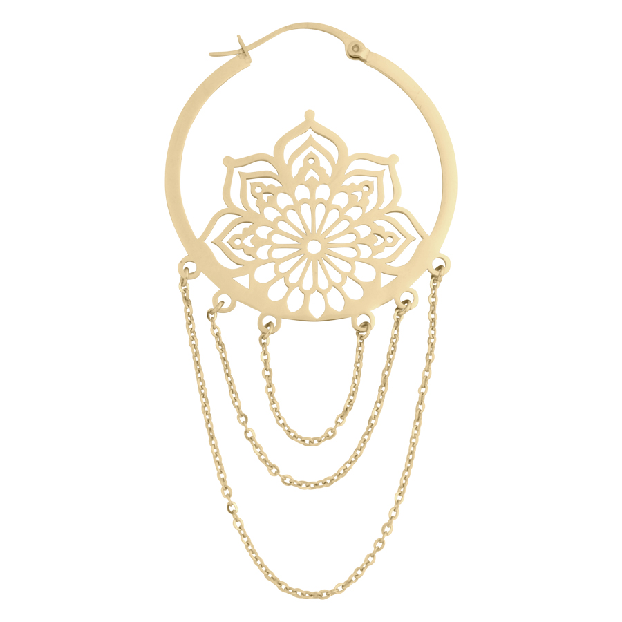 Goldener La Fleur Hoop Ohrring mit filigranem Blütenmuster und Kettendetails auf weißem Hintergrund