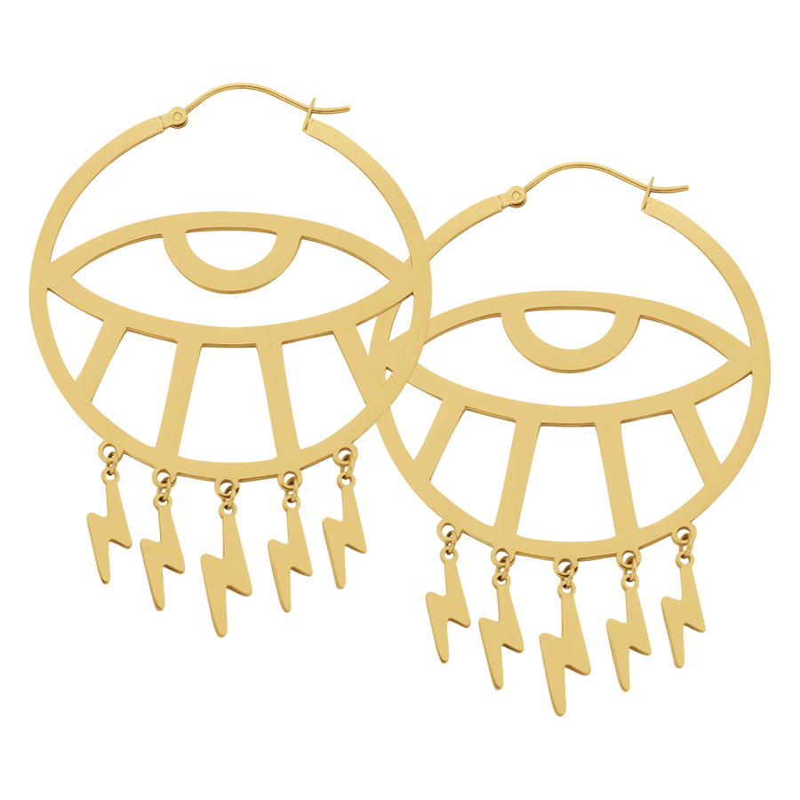 Goldene Thunderflash Eye Hoops mit Blitzanhängern auf weißem Hintergrund