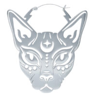 Hopeiset korvakorut Sphynx-kissan pään muodossa valkoisella taustalla