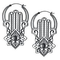 Schwarze Khamsa Hoops Ohrringe aus Chirurgenstahl auf weißem Hintergrund