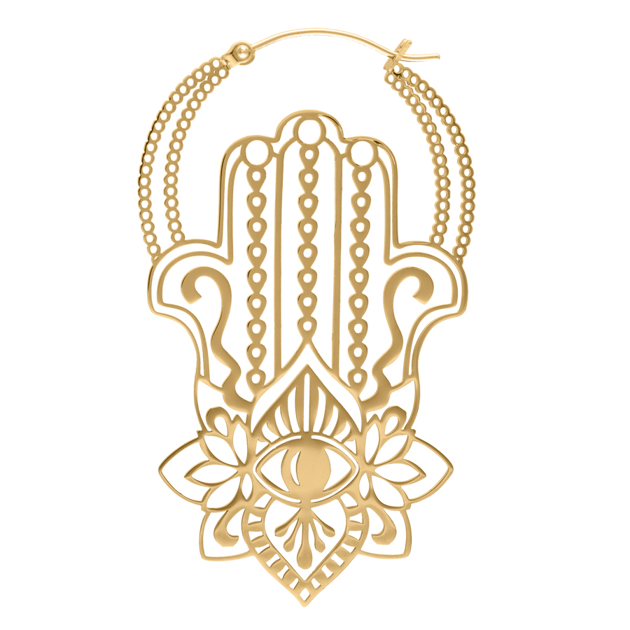 Goldener Khamsa Hoops Ohrring aus Chirurgenstahl mit detailliertem Design auf weißem Hintergrund
