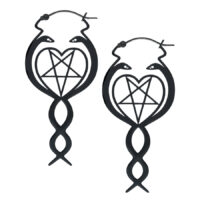Nagini Hoops - Schwarz, Ohrschmuck Schwarze Nagini Hoops Ohrringe mit Schlangenmotiv und Pentagramm auf weißem Hintergrund