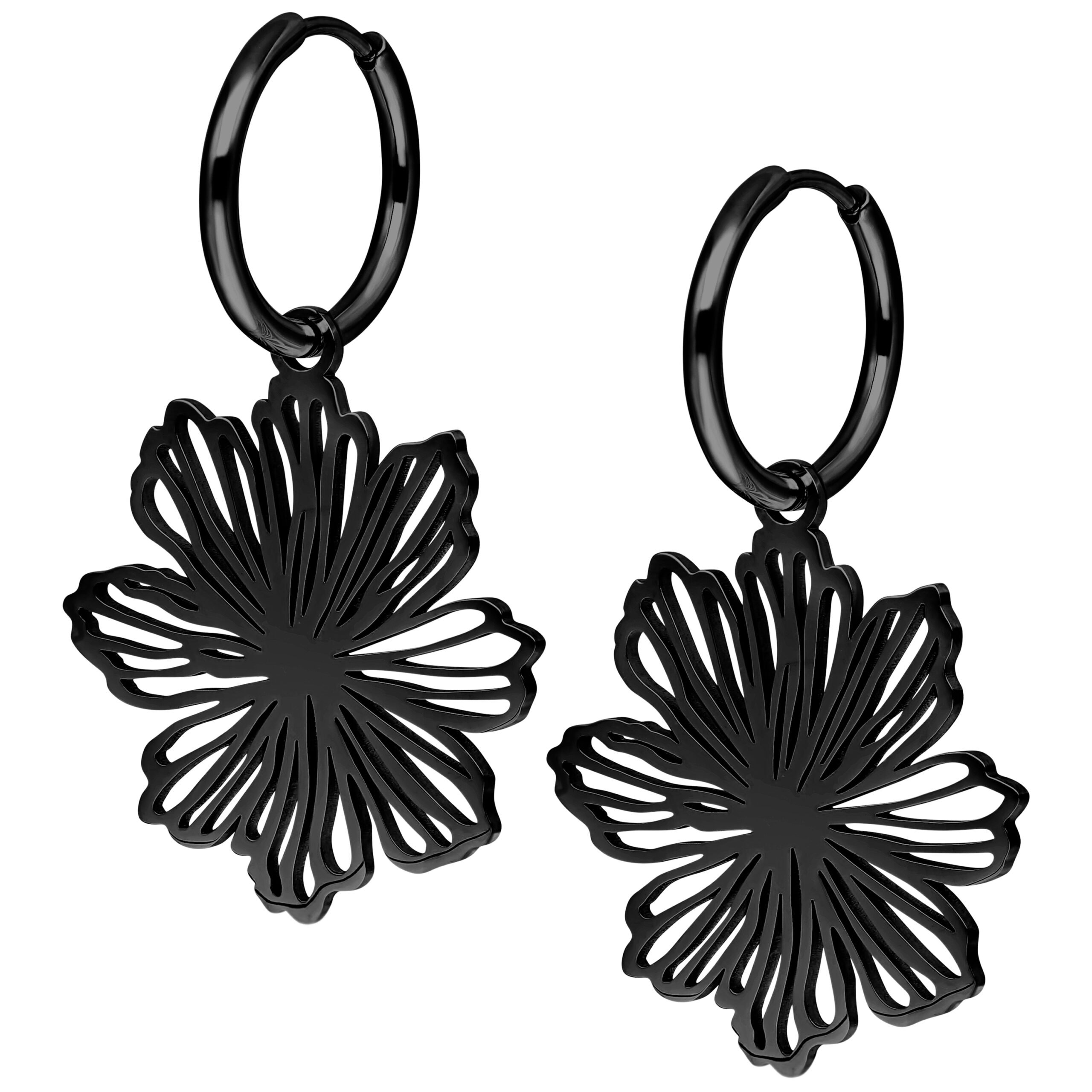 Schwarze Creolen mit Blumenmotiv aus Chirurgenstahl auf weißem Hintergrund