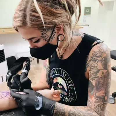 Tilaa tatuointitarvikkeet