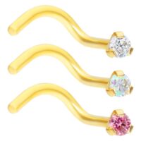 Drei goldene Nasenstecker mit klaren, Aurora Boreale und rosa Kristallen auf weißem Hintergrund