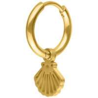 Goldene Creole mit Muschelanhänger aus Chirurgenstahl auf weißem Hintergrund