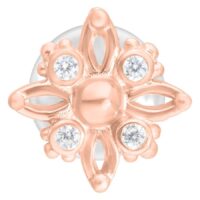 Ruusuinen Polar Star Labret kirkkailla kristalleilla valkoisella taustalla