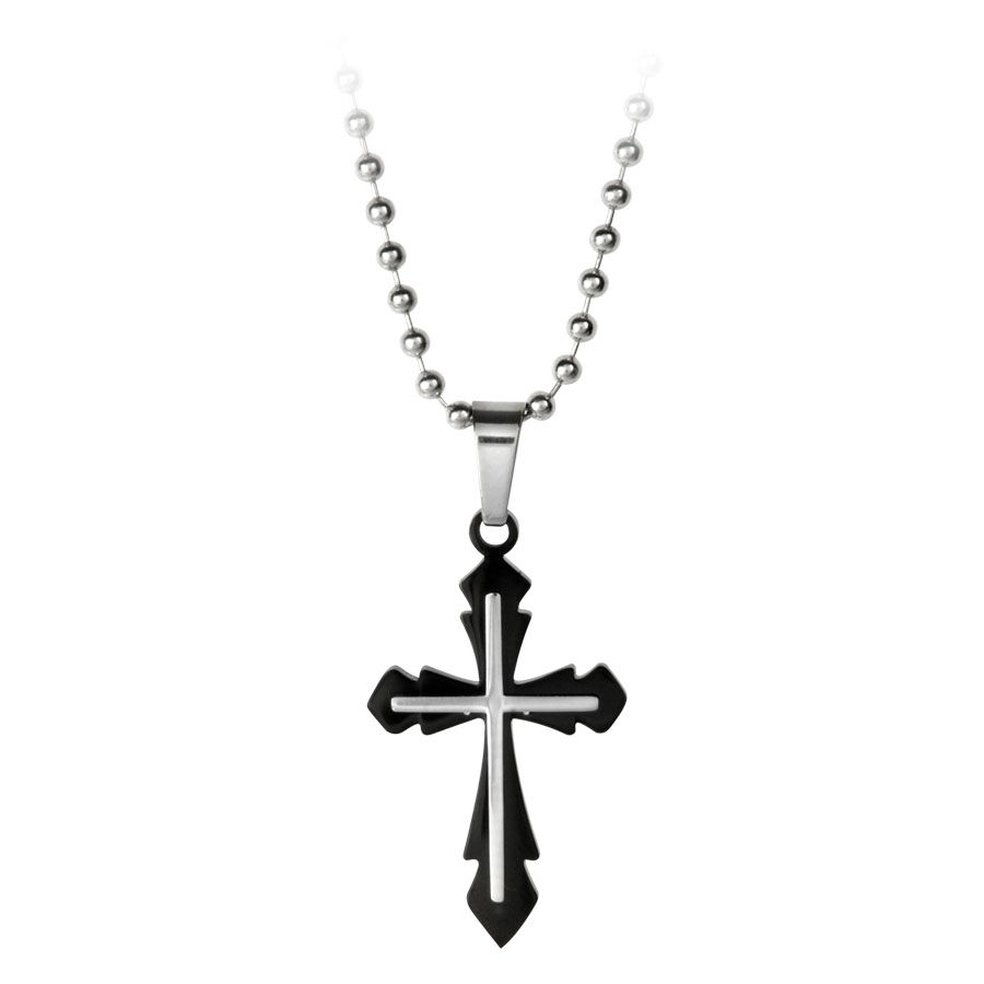 Musta ristikoru hopeaketjussa kirurginteräksestä valkoisella taustalla