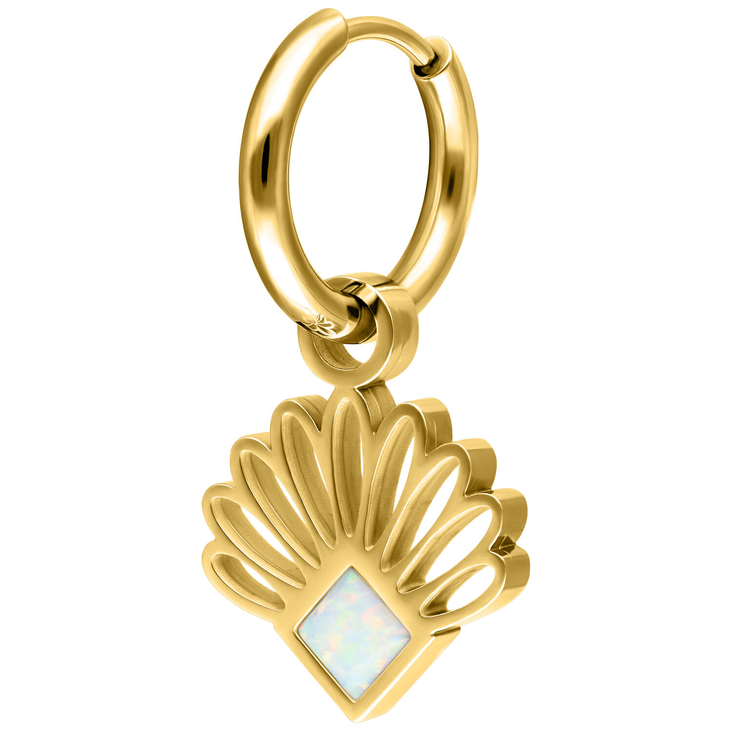 Goldene Opalfächer-Ohrringe aus Chirurgenstahl Goldene Ohrringe mit Opalfächer-Anhänger auf weißem Hintergrund