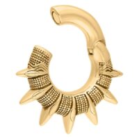 Kultaiset Maori Spikes korvapainot 6mm Kultaiset korvapainot Maorikuviolla ja piikeillä valkoisella taustalla