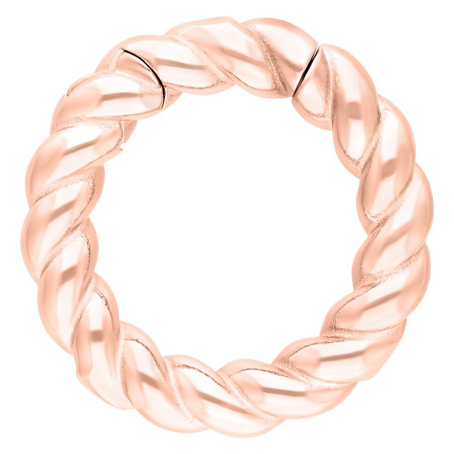 Pyöreä korvapaino punotusta ruusukullasta valkoisella taustalla