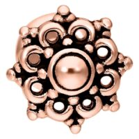 Mandala Labret -lävistys ruusukultaa valkoisella taustalla