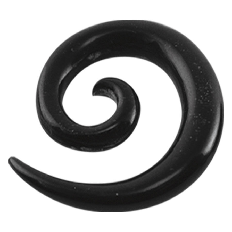 Musta sarvi-spiraali-piercing-setti Musta spiraali puhvelinsarvesta valkoisella taustalla