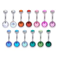 Doppelter Kristall-Bananabell aus Titan Bauchnabelpiercing mit doppeltem Kristall in verschiedenen Farben auf weißem Hintergrund