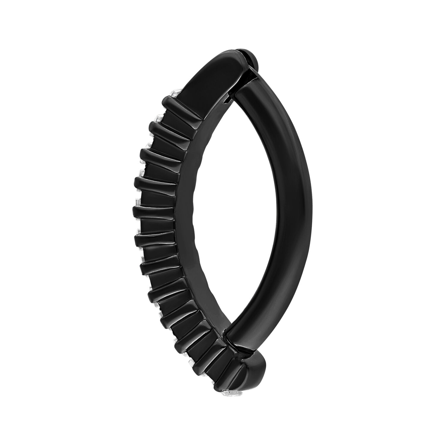 Musta napakoru Clicker titaanista kirkkailla kristalleilla valkoisella taustalla