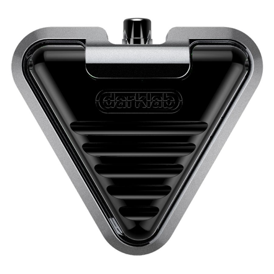 Musta Delta-jalkakytkin alumiinista valkoisella taustalla