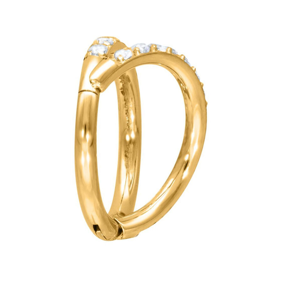 Kultainen clicker-rengas kirkkailla kristalleilla valkoisella taustalla