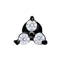 Musta Trinity korvabaarikoru kristalleilla Musta korvabaarikoru, jossa kolme kirkasta kristallia valkoisella taustalla