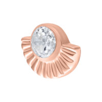 Ruusuinen Push Fit Arinna -lisäosa suurella, kirkkaalla kristallilla valkoisella taustalla