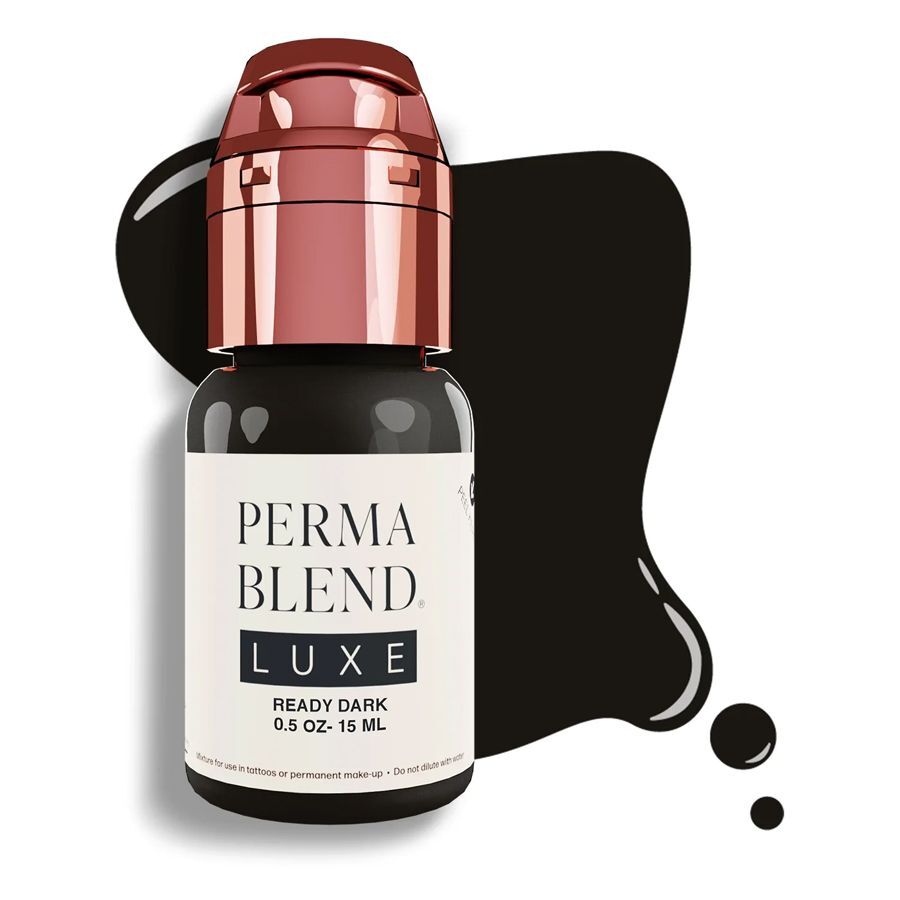 Perma Blend Luxe PMU Muste - Ready Dark 15 ml Musta Perma Blend Luxe PMU muste 15 ml pullossa, roiske taustalla