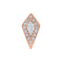 Ruusuinen lisäosa kirkkailla kristalleilla valkoisella taustalla