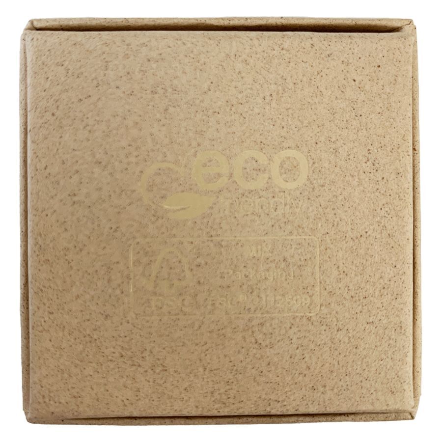 Neliönmuotoinen kartonilaatikko Wildcat-logolla beigellä taustalla