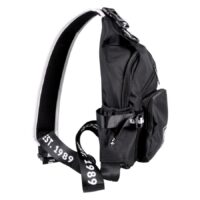 Wildcat Tattoo Artist -laukku mustana Musta Wildcat Tattoo Artist -laukku säädettävällä olkahihnalla ja vetoketjutaskuilla