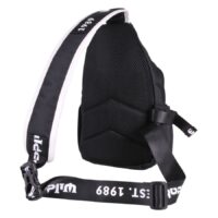 Wildcat Tattoo Artist -laukku mustana Musta Wildcat Tattoo Artist -laukku säädettävällä hihnalla ja logopainatuksella