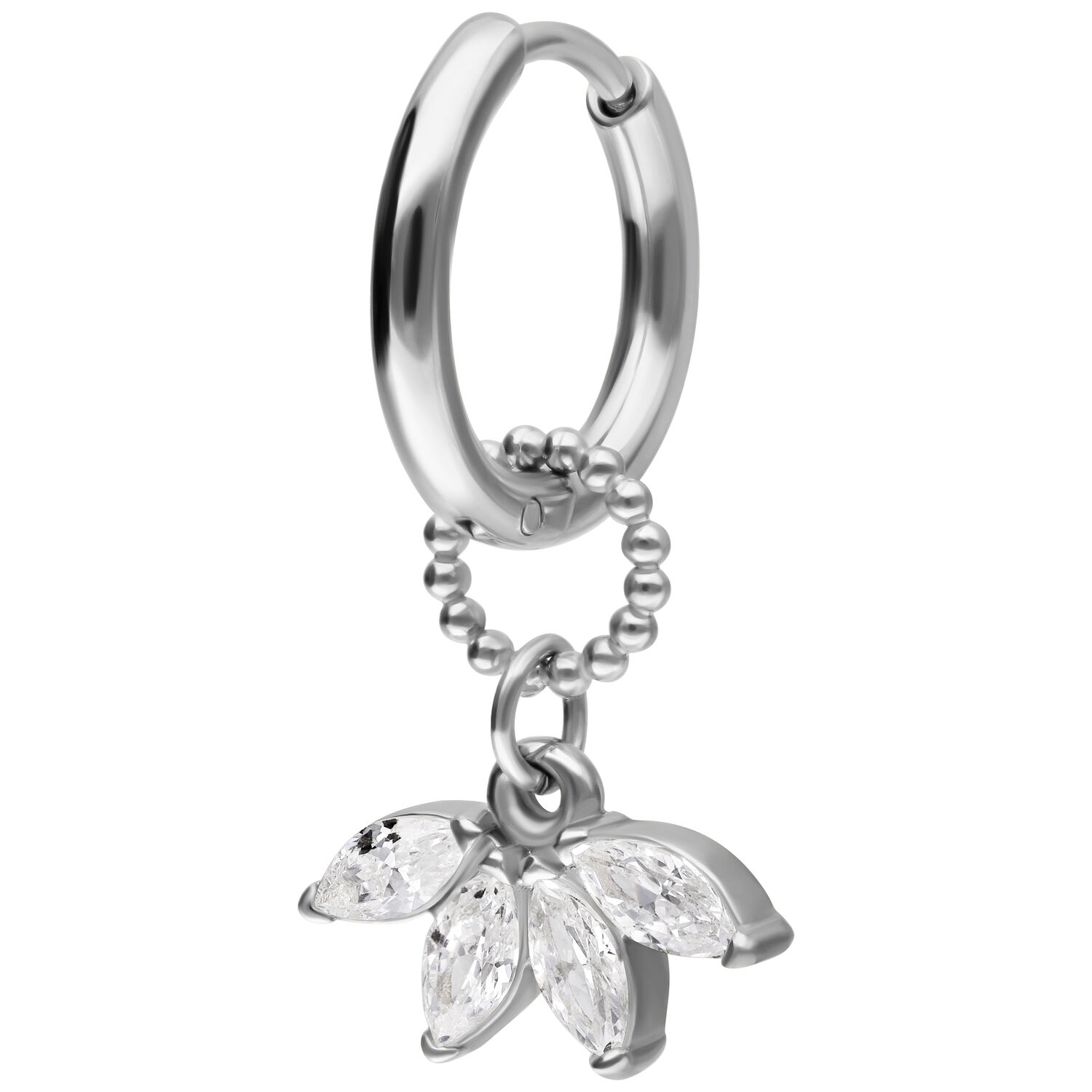 Hopeinen rengas säihkyvällä lehtimuotoisella kristalliriipuksella valkoisella taustalla