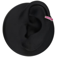 Musta korvamalli hopeisella renkaalla, punaiset kristallit